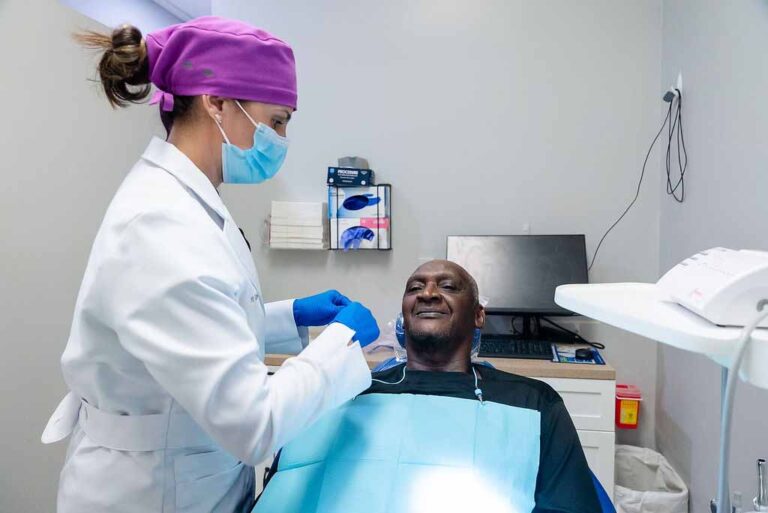 Emergency Dentist in West Palm Beach: What to Do When You Have Dental Pain